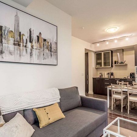 Aoc Suites - Two Bedroom Condo - City/Cn Tower View Toronto Dış mekan fotoğraf