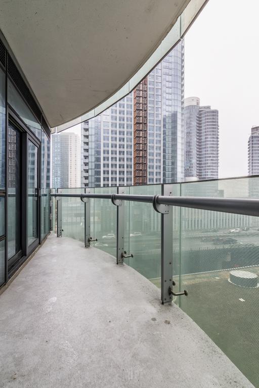Aoc Suites - Two Bedroom Condo - City/Cn Tower View Toronto Dış mekan fotoğraf