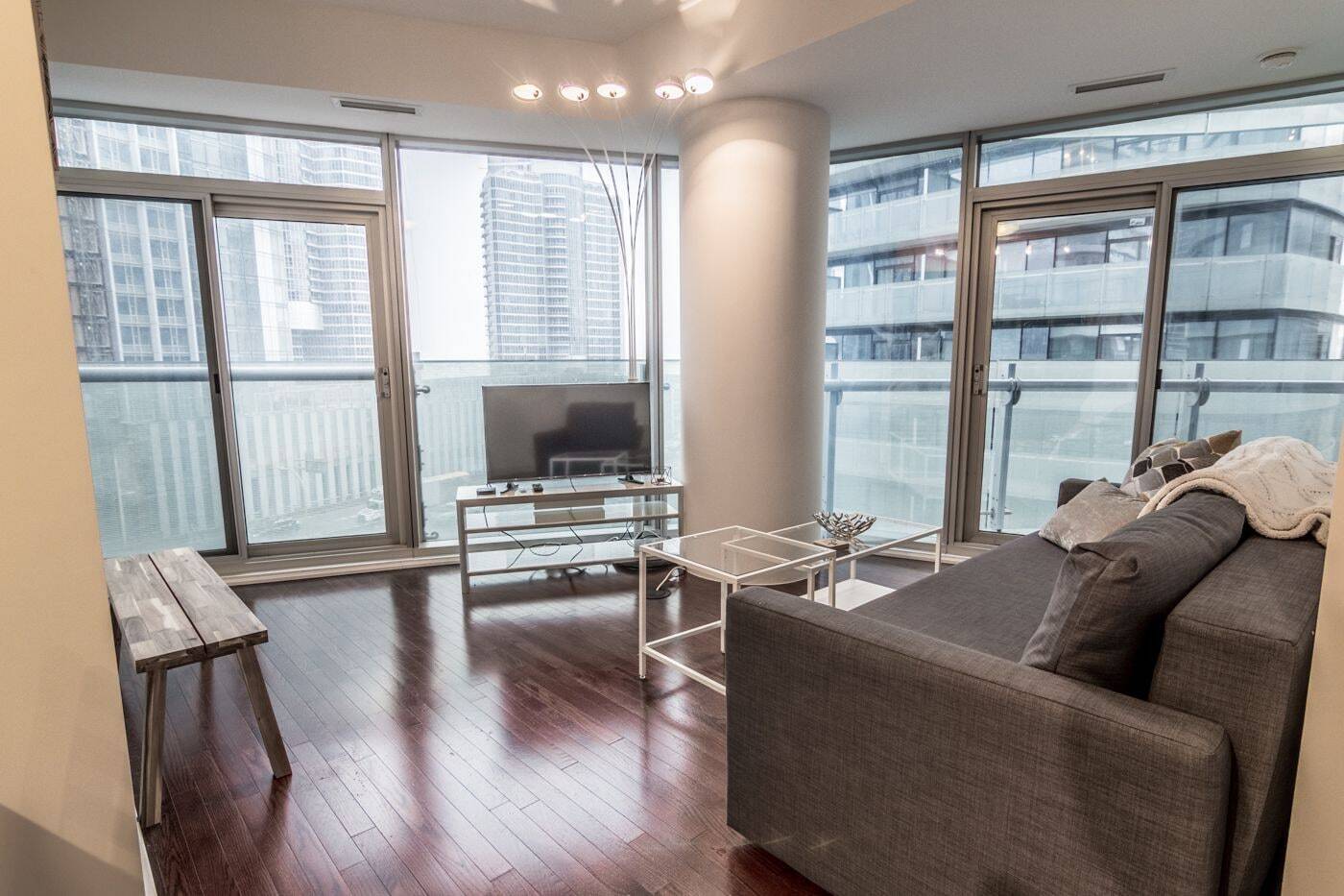 Aoc Suites - Two Bedroom Condo - City/Cn Tower View Toronto Dış mekan fotoğraf